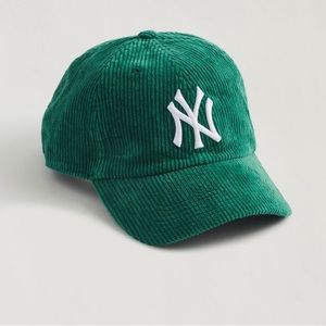‘47 UO Exclusive MLB New York Yankees Cord Cleanup Baseball Hat